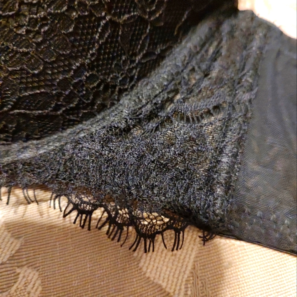 🔸🖤🔸 Fabulous Vintage VS Black Lace Lined Demi Bra - 38D - Picture 6 of 15